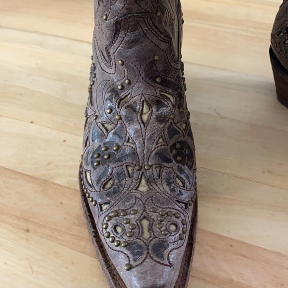 Corral Cowboy Boots - Picture 2 of 7